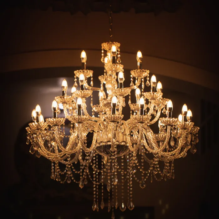 Versailles 12 Kollu Mumlu Kristal Avize